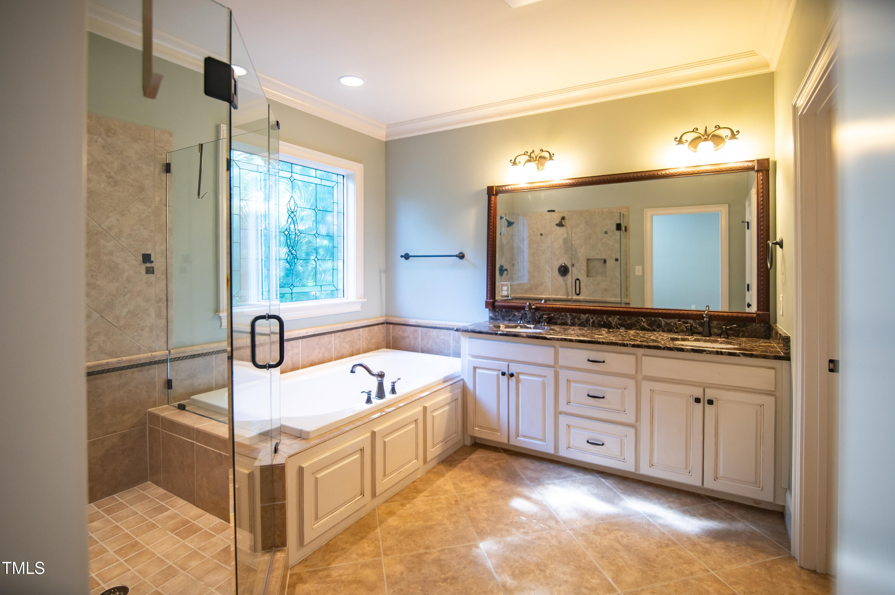 2822 Winter Song Road Raleigh, NC 27614 - Photo 20 of 51 Primary Bathroom