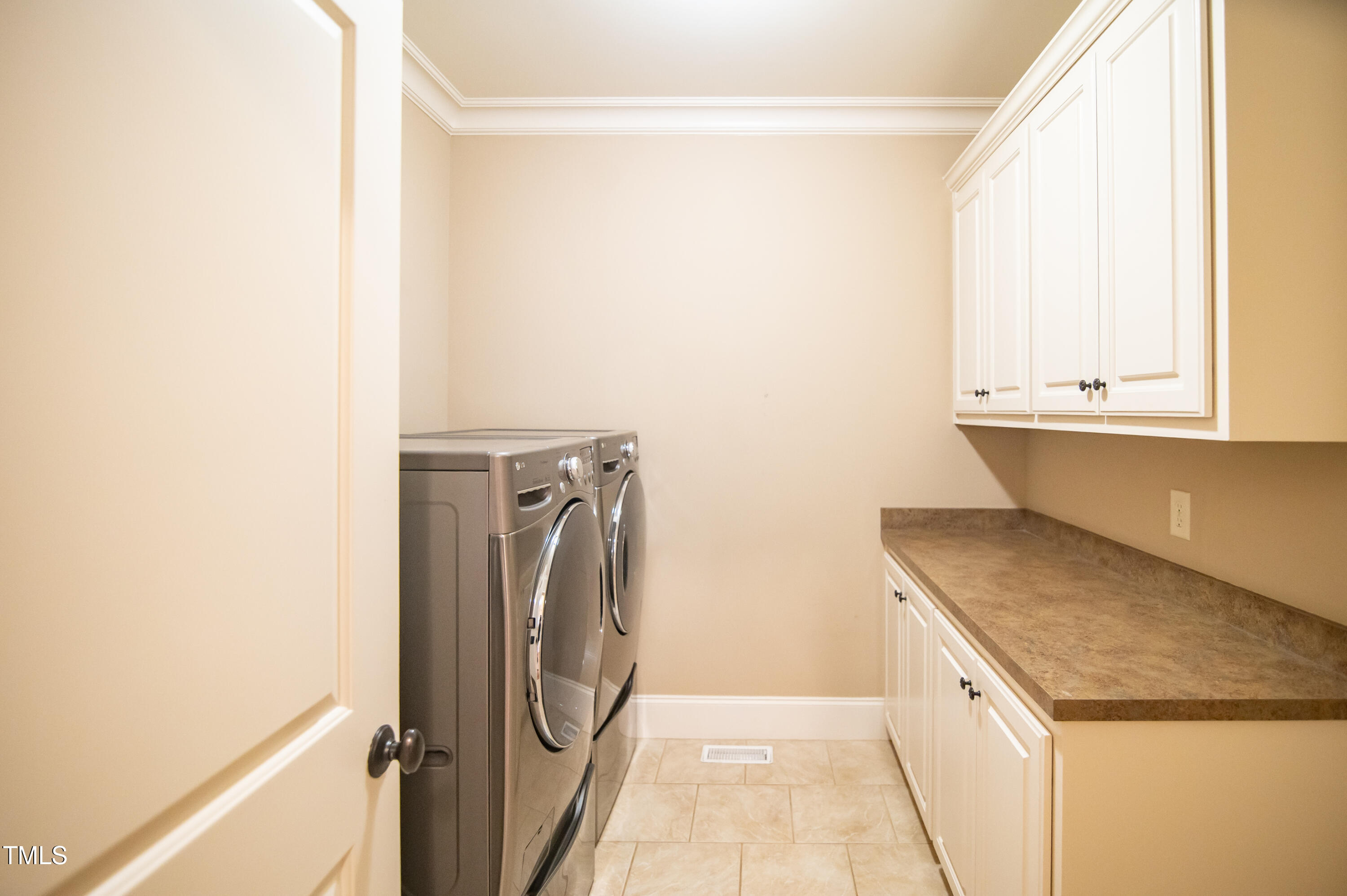 2822 Winter Song Road Raleigh, NC 27614 - Photo 23 of 51 Laundry Room