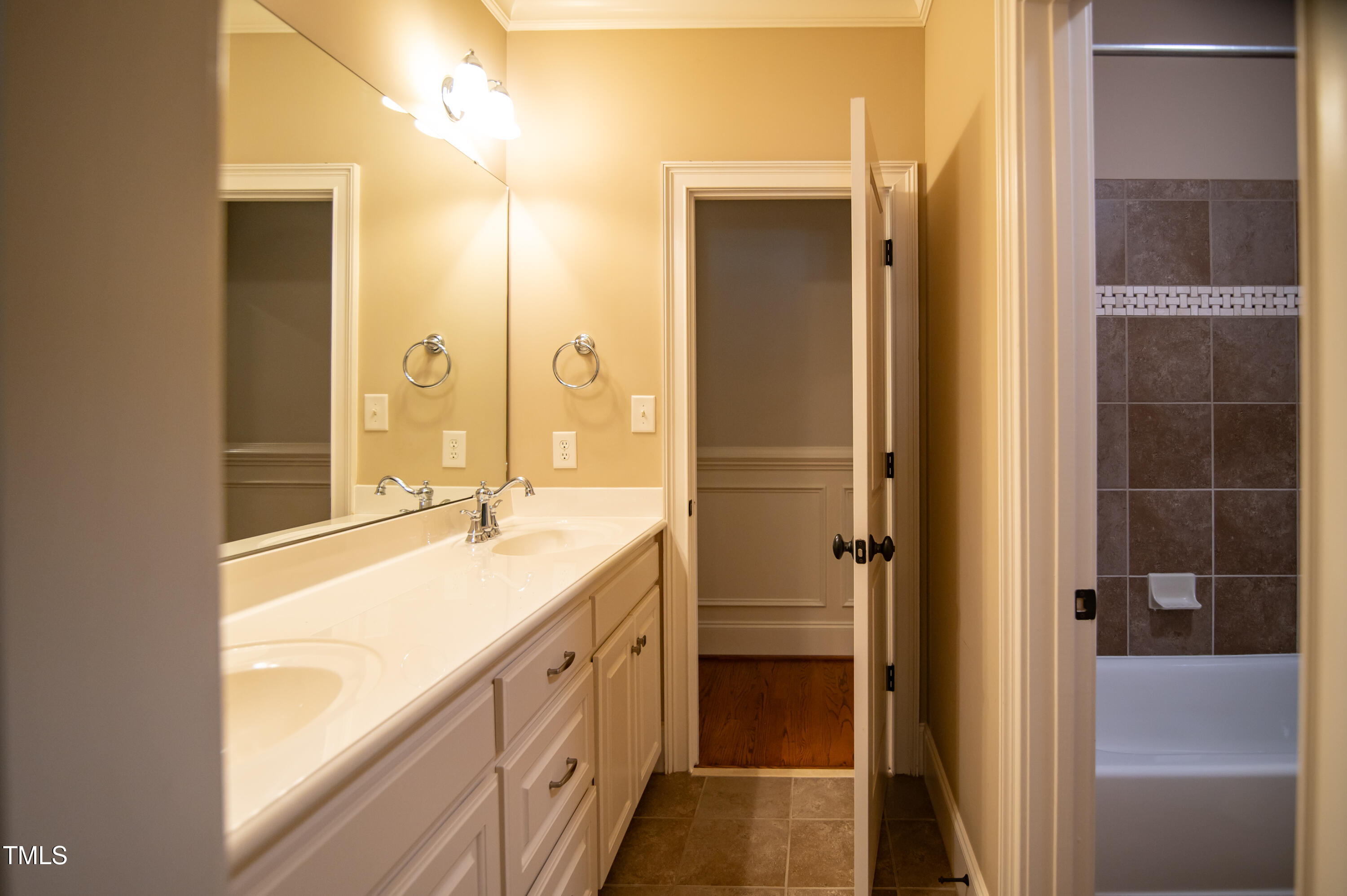 2822 Winter Song Road Raleigh, NC 27614 - Photo 34 of 51 2nd floor hallway bathroom