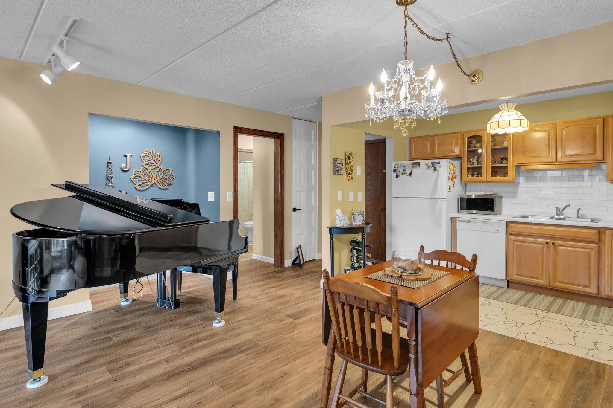 10401 Cedar Lk Road South, Unit 405 Hopkins, MN 55305 - Photo 8 of 22