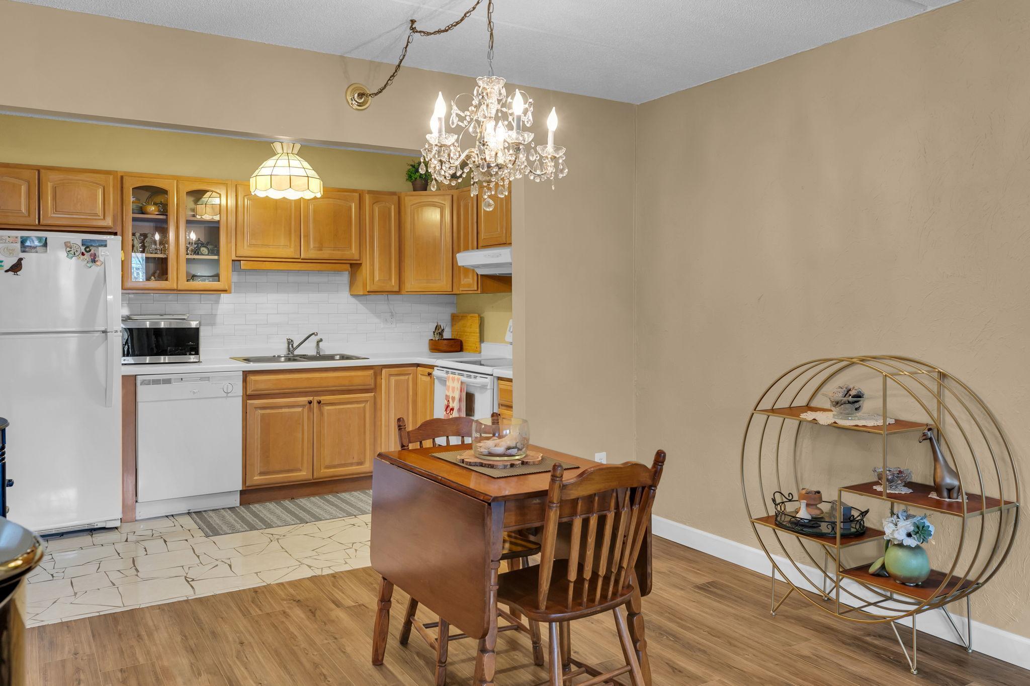 10401 Cedar Lk Road South, Unit 405 Hopkins, MN 55305 - Photo 9 of 22