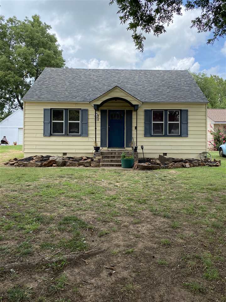909 Jackson Street Perry, OK 73077 - Photo 1 of 15 Gallery Image 1