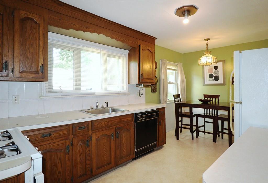 17 Overlook Drive Springfield, MA 01118 - Photo 4 of 20 Gallery Image 4