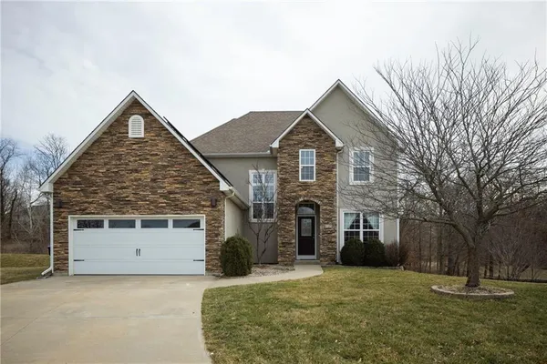$489,900 | 629 Oakmont Drive, Warrensburg, MO 64093