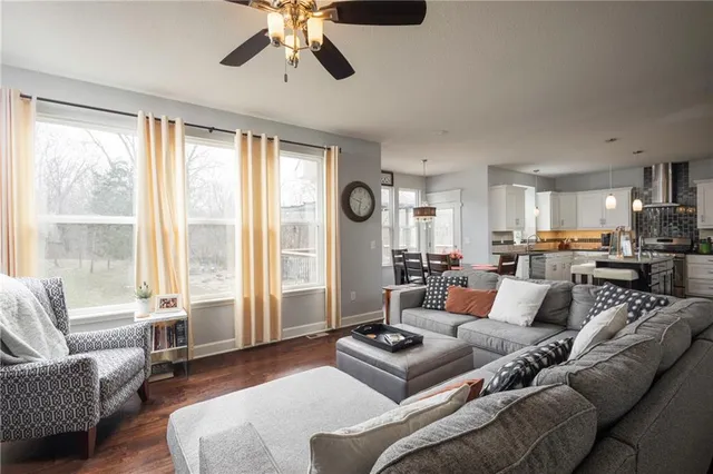 $489,900 | 629 Oakmont Drive, Warrensburg, MO 64093