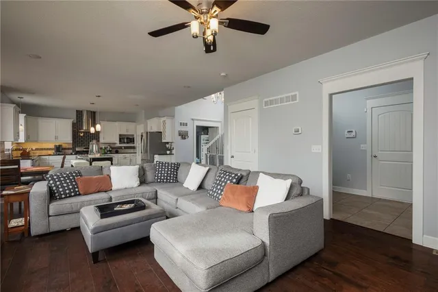 $489,900 | 629 Oakmont Drive, Warrensburg, MO 64093