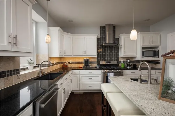 $489,900 | 629 Oakmont Drive, Warrensburg, MO 64093