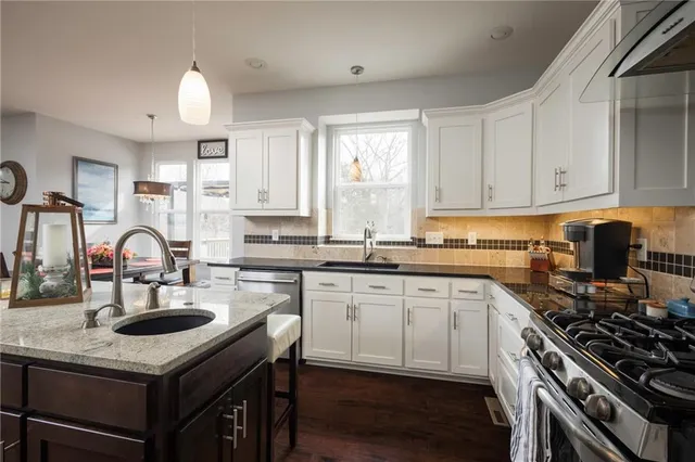 $489,900 | 629 Oakmont Drive, Warrensburg, MO 64093