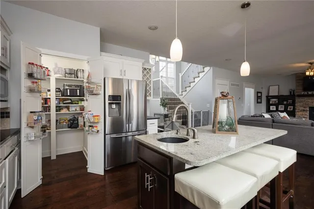 $489,900 | 629 Oakmont Drive, Warrensburg, MO 64093