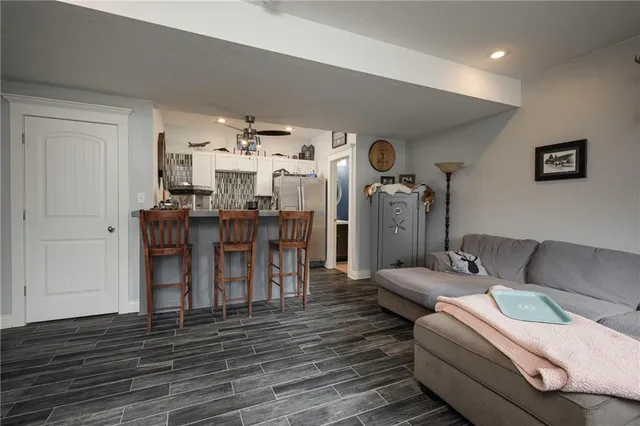 $489,900 | 629 Oakmont Drive, Warrensburg, MO 64093