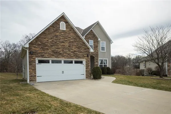 $489,900 | 629 Oakmont Drive, Warrensburg, MO 64093