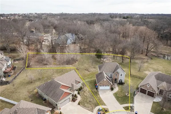 $489,900 | 629 Oakmont Drive, Warrensburg, MO 64093