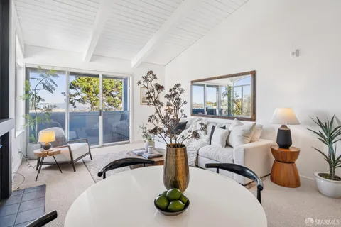 $675,000 | 5330 Diamond Heights Boulevard, Unit J301, San Francisco, CA 94131