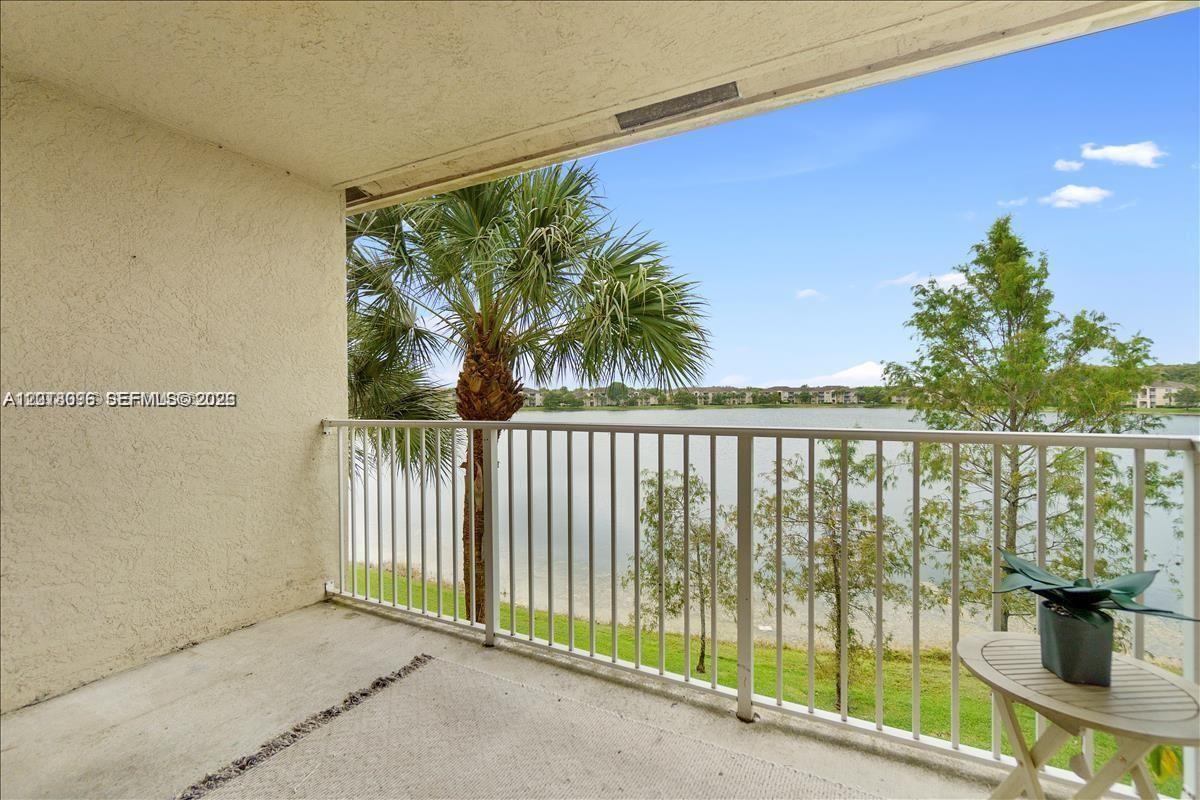 5065 Wiles Road, Unit 308 Coconut Creek, FL 33073 - Photo 5 of 17