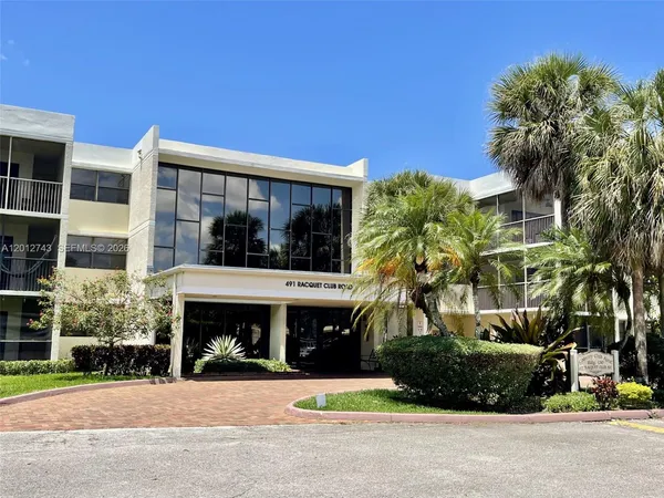 $2,500 | 491 Racquet Club Road, Unit 303, Weston, FL 33326