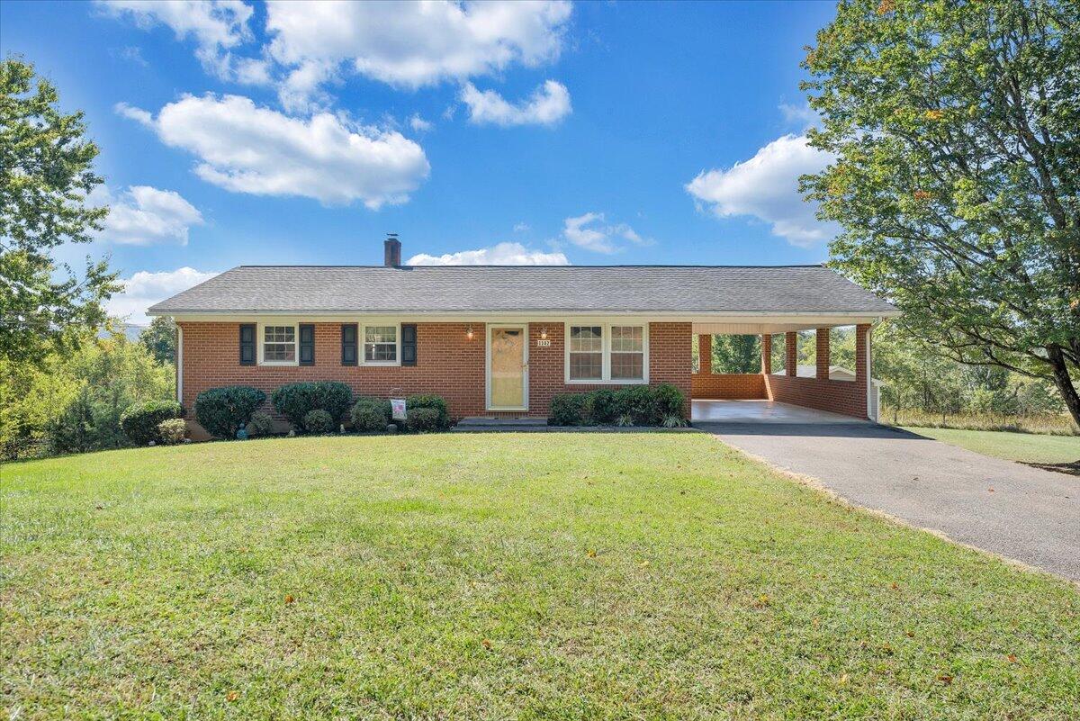 1142 Nemmo Road Vinton, VA 24179 - Photo 1 of 35 01-MIB00860