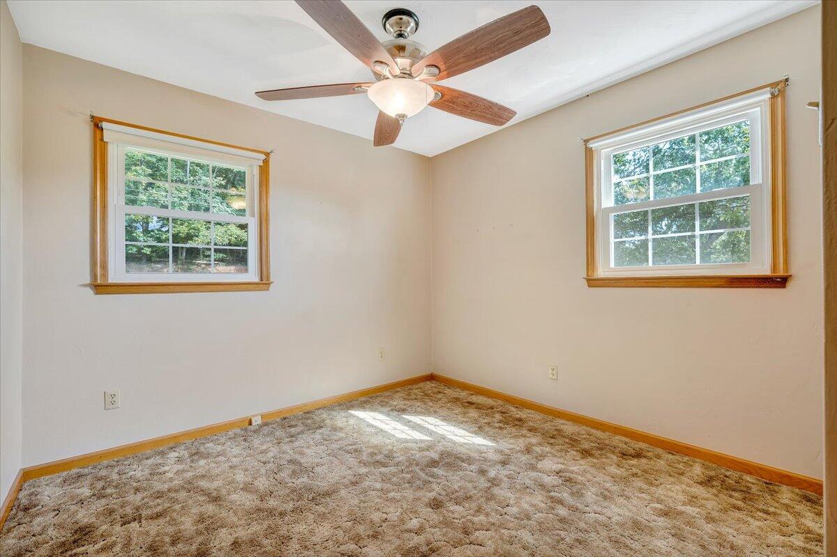 1142 Nemmo Road Vinton, VA 24179 - Photo 13 of 35 13-MIB00797