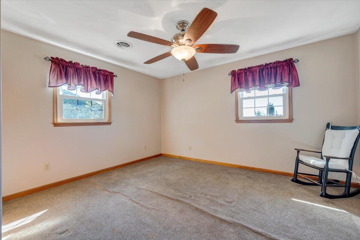 1142 Nemmo Road Vinton, VA 24179 - Photo 14 of 35 14-MIB00800