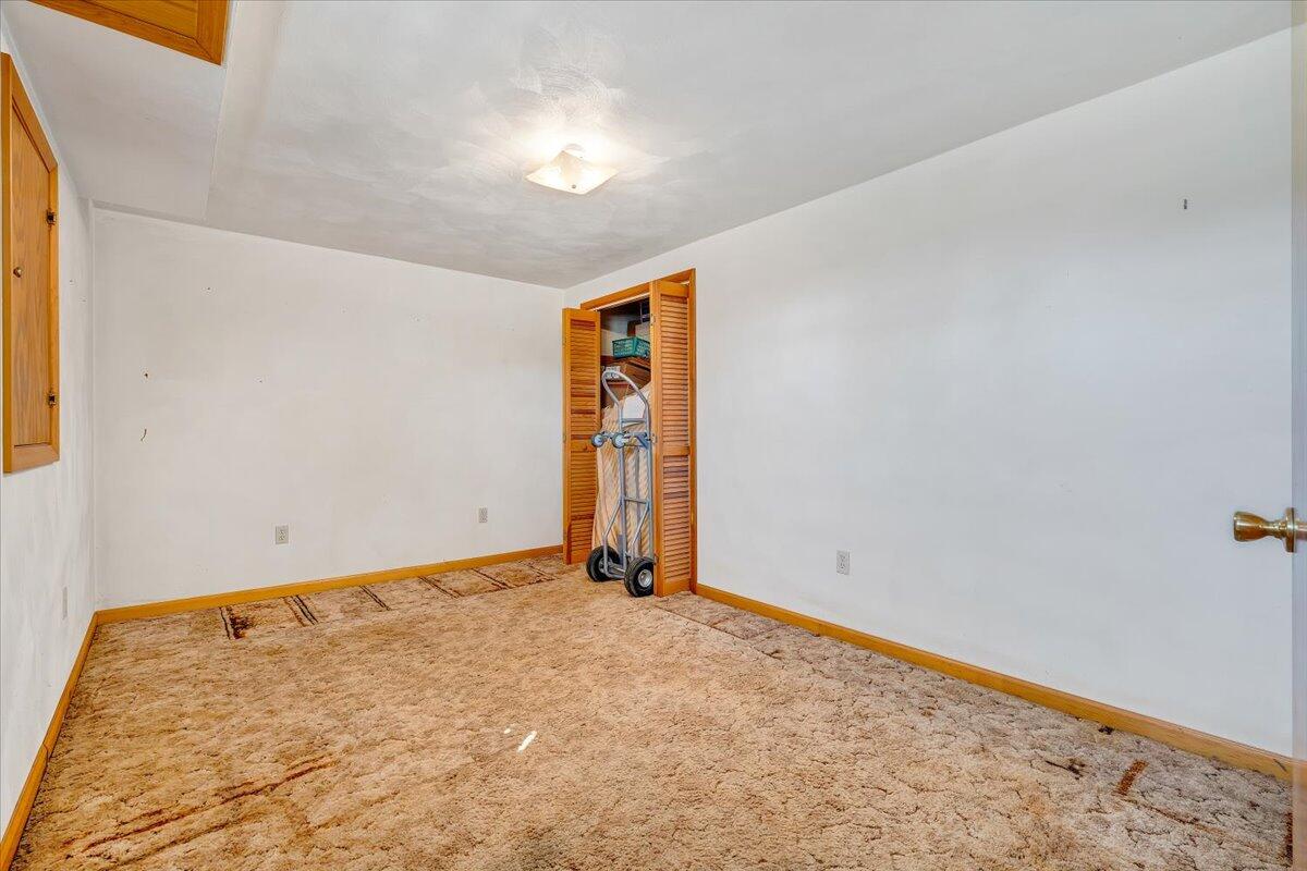 1142 Nemmo Road Vinton, VA 24179 - Photo 17 of 35 17-MIB00809