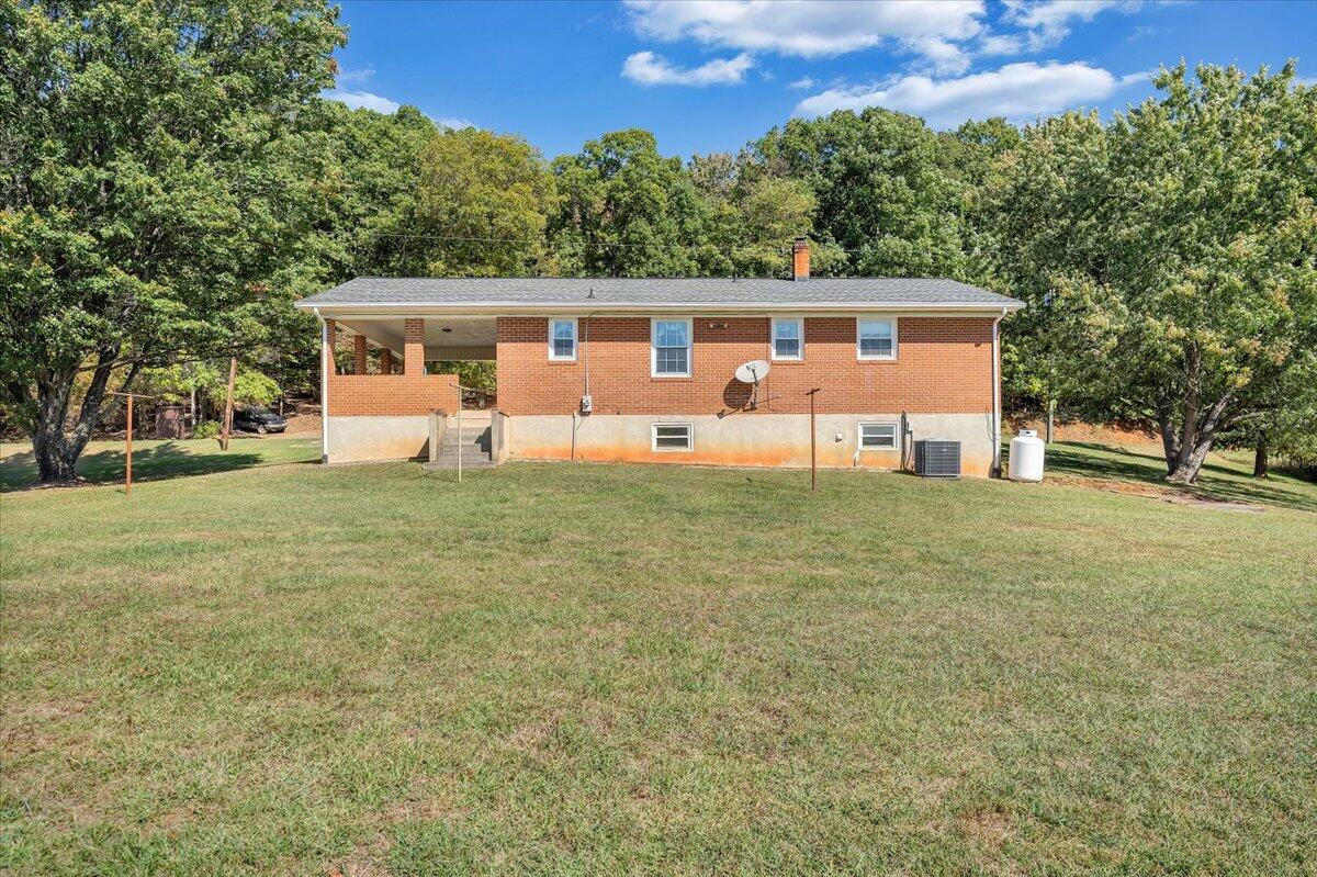 1142 Nemmo Road Vinton, VA 24179 - Photo 29 of 35 29-MIB00845