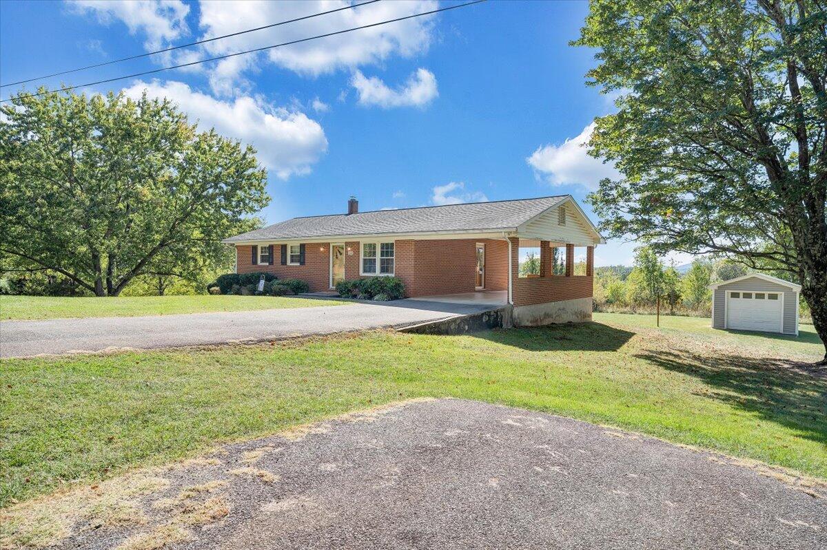 1142 Nemmo Road Vinton, VA 24179 - Photo 34 of 35 35-MIB00866