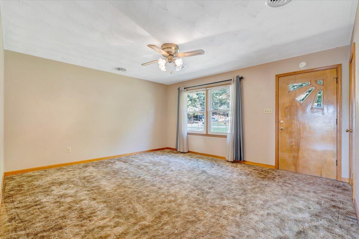 1142 Nemmo Road Vinton, VA 24179 - Photo 5 of 35 05-MIB00773