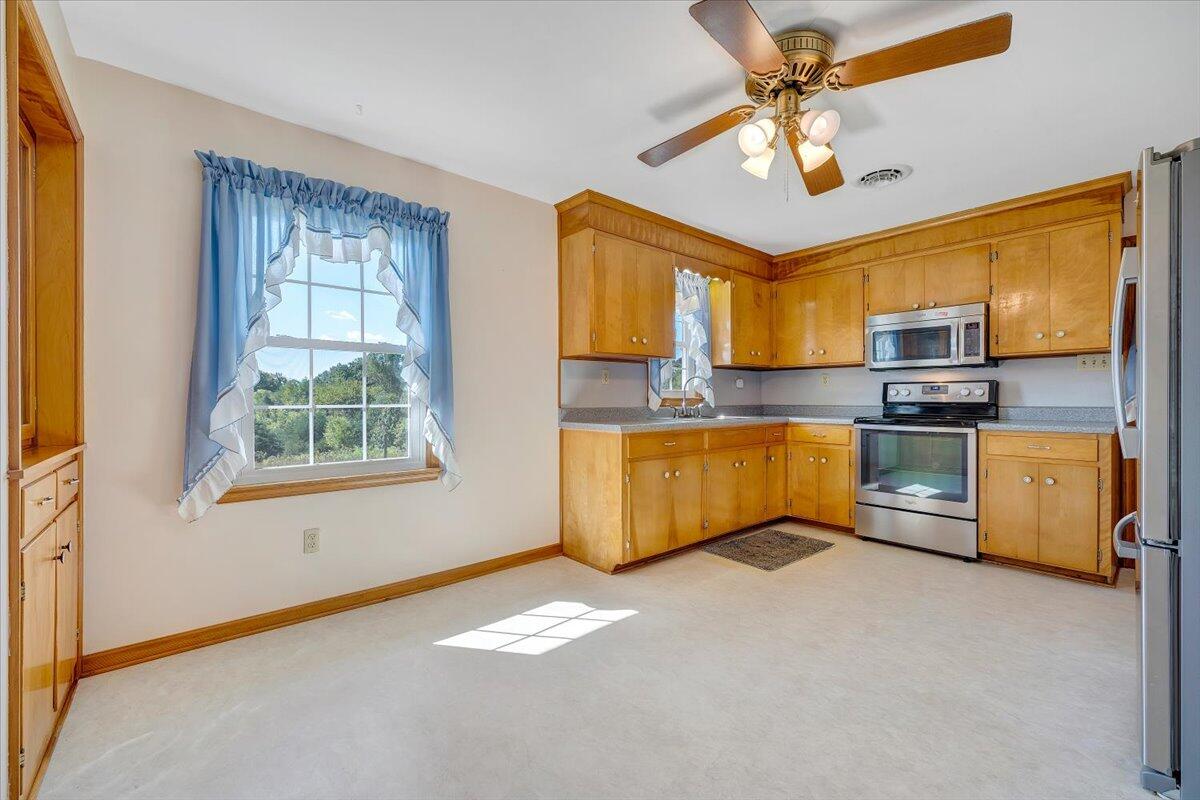 1142 Nemmo Road Vinton, VA 24179 - Photo 6 of 35 06-MIB00776
