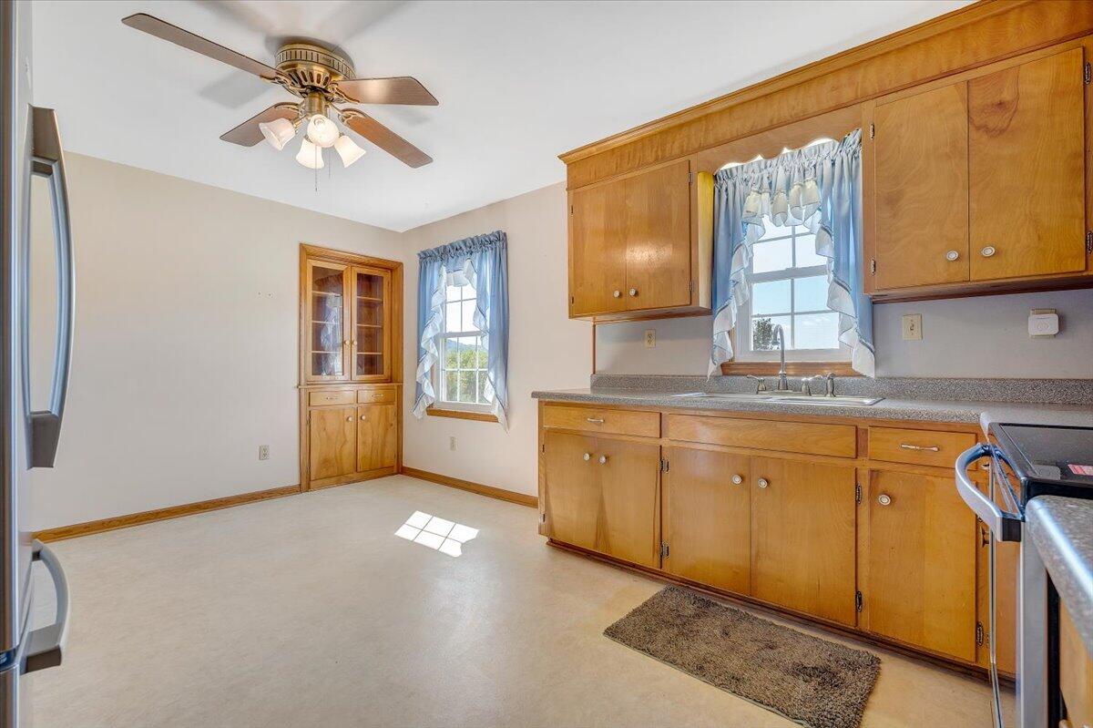 1142 Nemmo Road Vinton, VA 24179 - Photo 9 of 35 09-MIB00785