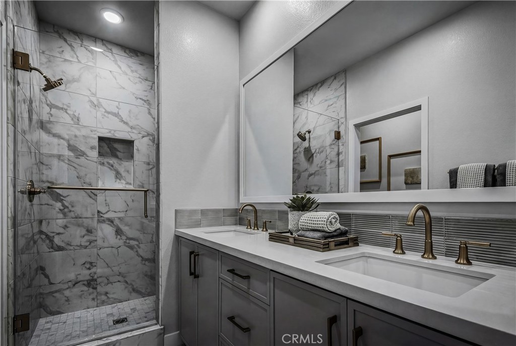12719 Azure Way, Unit 25 Hawthorne, CA 90250 - Photo 8 of 11