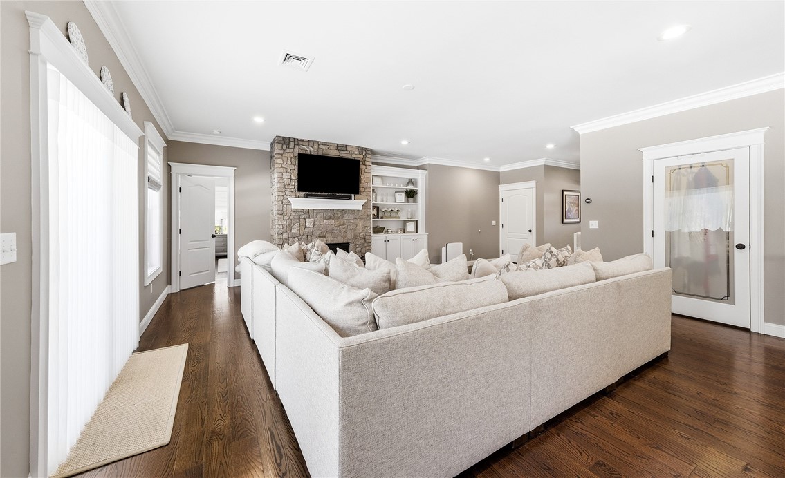163 Hanton Road North Smithfield, RI 02896 - Photo 13 of 33 Gallery Image 13