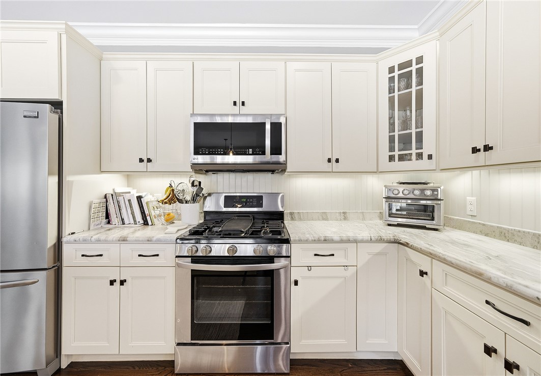 163 Hanton Road North Smithfield, RI 02896 - Photo 7 of 33 Gallery Image 7