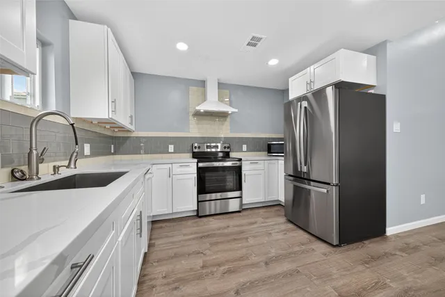 $1,900 | 10106 Shadow Pine Drive, Houston, TX 77070