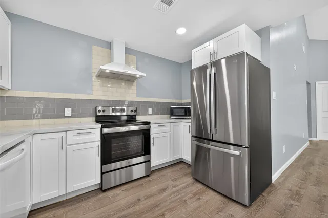 $1,900 | 10106 Shadow Pine Drive, Houston, TX 77070