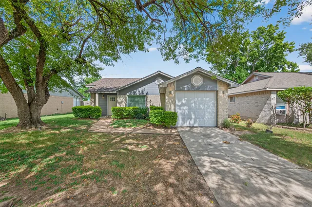 $1,900 | 10106 Shadow Pine Drive, Houston, TX 77070