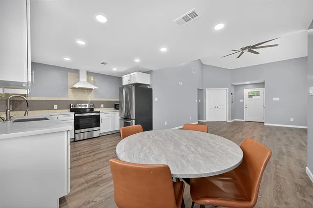 $1,900 | 10106 Shadow Pine Drive, Houston, TX 77070