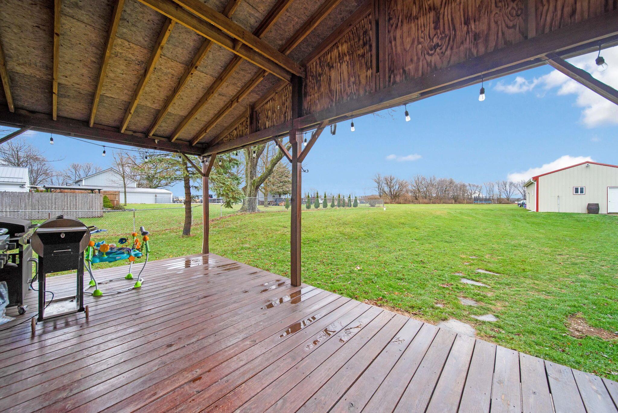 5243 Old Columbus Road Springfield, OH 45502 - Photo 15 of 19 Back Porch