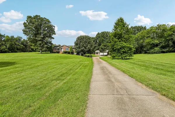 $624,900 | 1205 Madison Creek Road, Goodlettsville, TN 37072