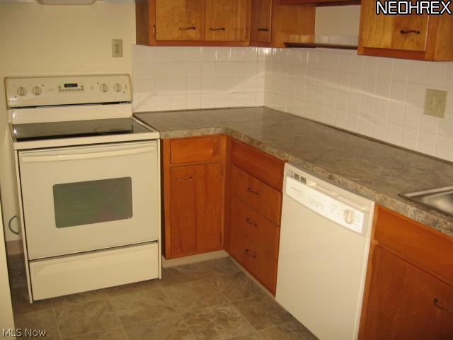 361 Abbyshire Road Akron, OH 44319 - Photo 16 of 25 NEWLY INSTALLED RANGE OVER AND DISHWASHER