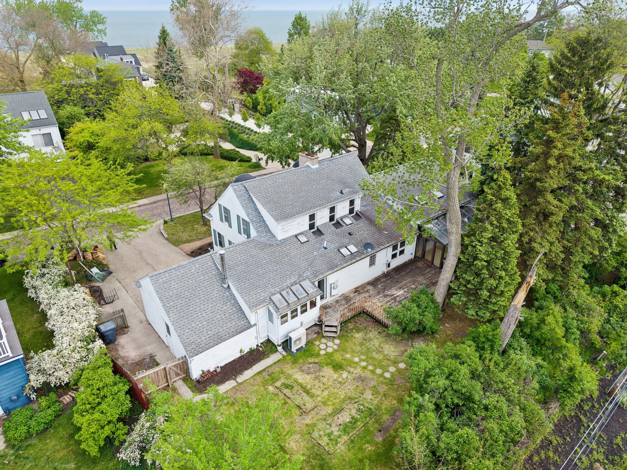 415 Ridgeway Street St. Joseph, MI 49085 - Photo 33 of 36 41-Aerial Back