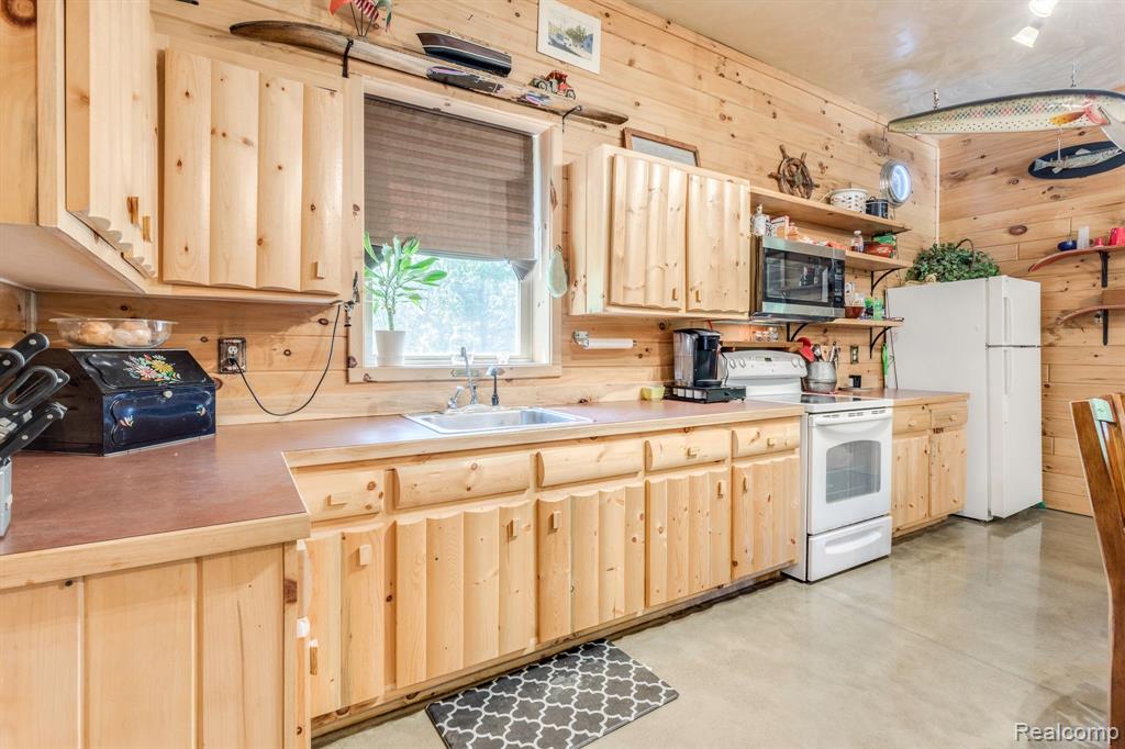 5449 Lakeshore Road Deckerville, MI 48427 - Photo 17 of 35