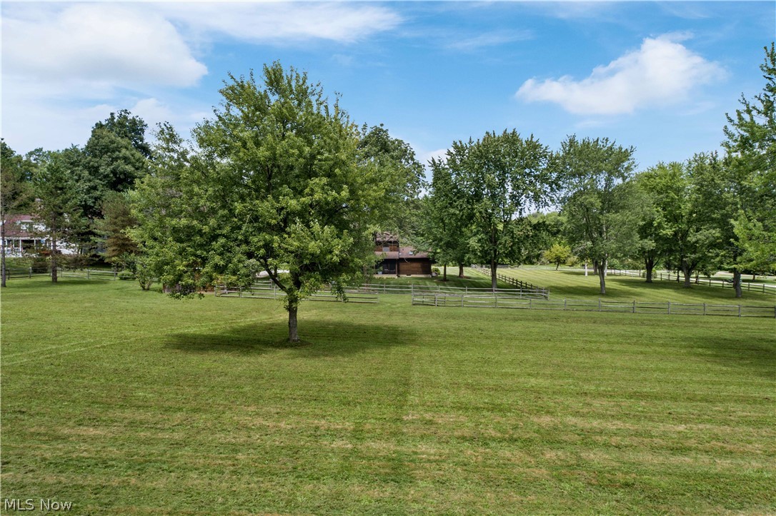 3552 Spring Valley Road Akron, OH 44333 - Photo 31 of 35