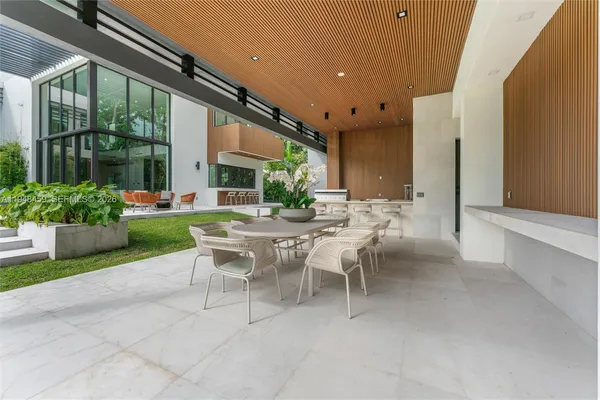 $8,900,000 | 5845 Southwest 130th Terrace, Pinecrest, FL 33156