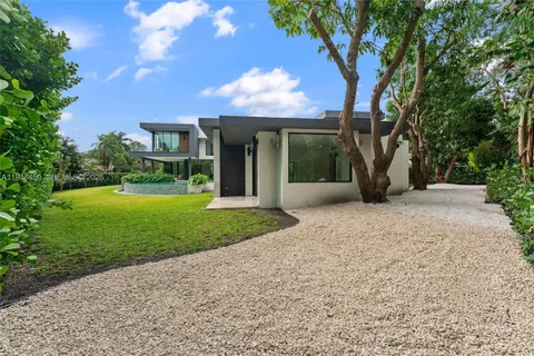 $9,800,000 | 5845 Southwest 130th Terrace, Pinecrest, FL 33156