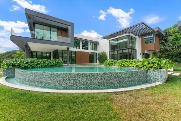 $8,900,000 | 5845 Southwest 130th Terrace, Pinecrest, FL 33156