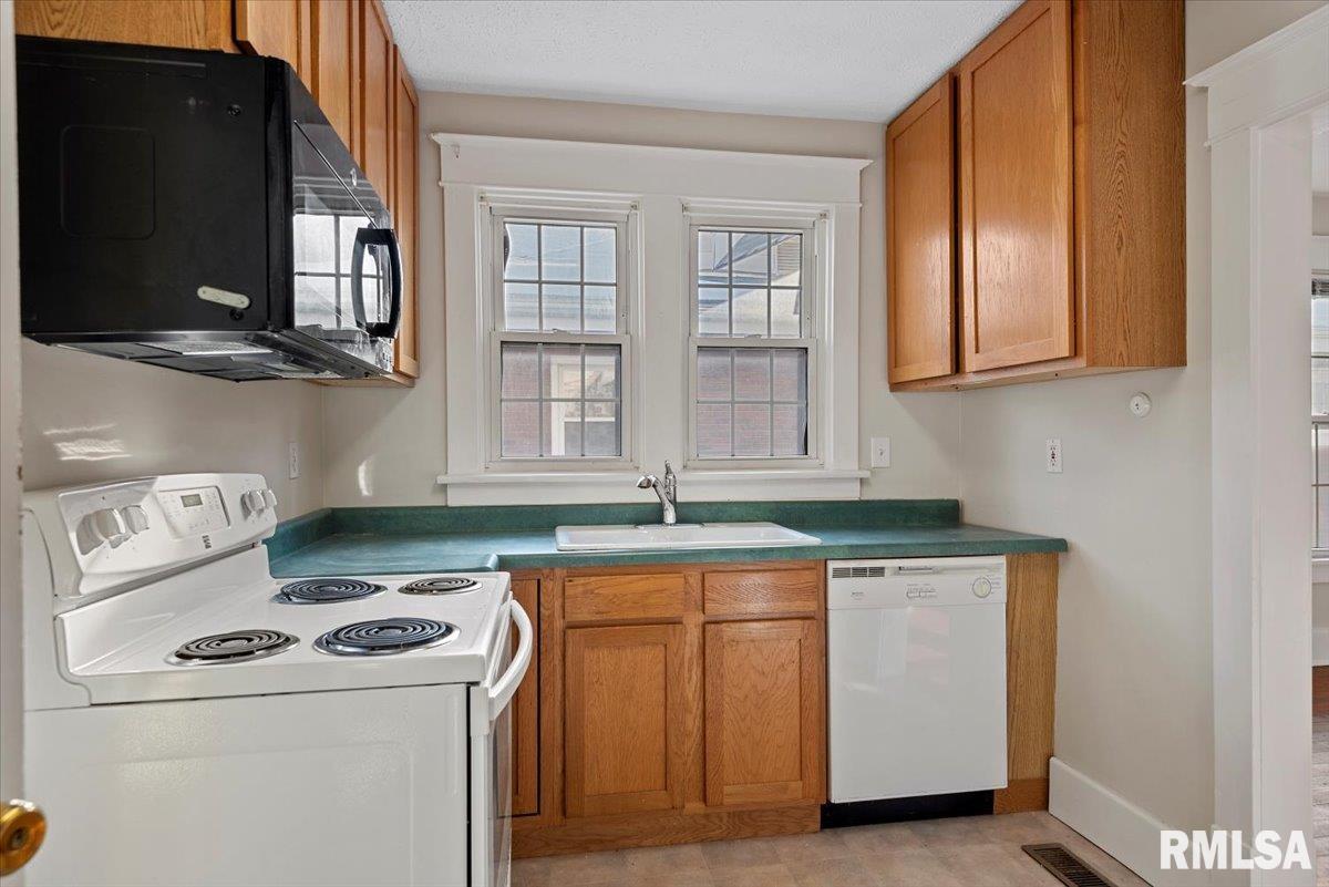 2036 South 4th Street Springfield, IL 62703 - Photo 11 of 26