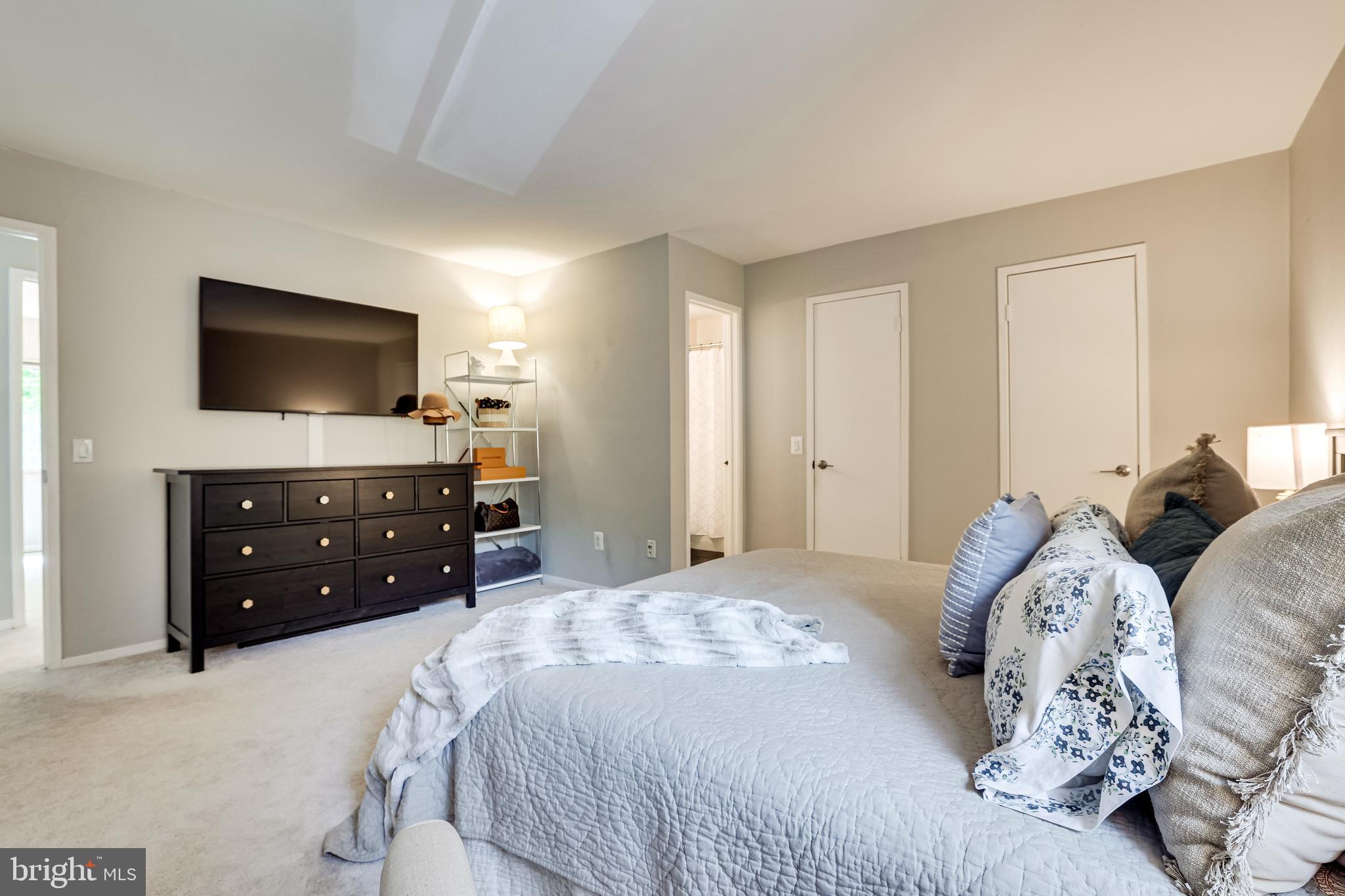 2220 Wheelwright Court Reston, VA 20191 - Photo 34 of 57 Private En Suite bath