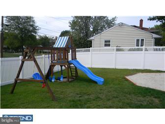 101 Miry Brook Road Hamilton Square, NJ 08690 - Photo 8 of 11 Exterior Back