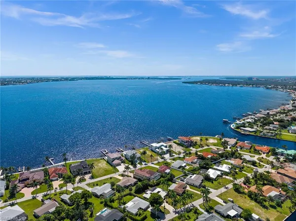 $1,499,999 | 1020 Dolphin Drive, Cape Coral, FL 33904