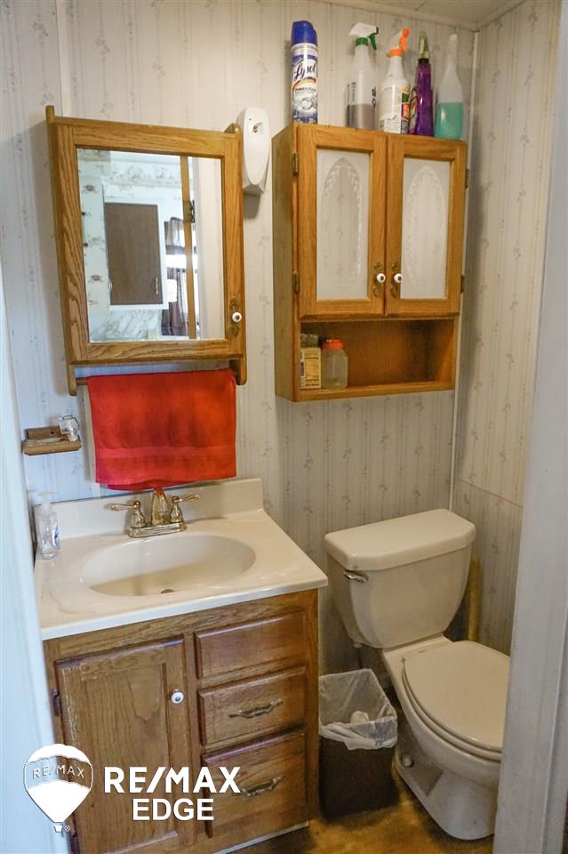 2418 North Center Road Burton, MI 48509 - Photo 16 of 17 31383412-15.JPG