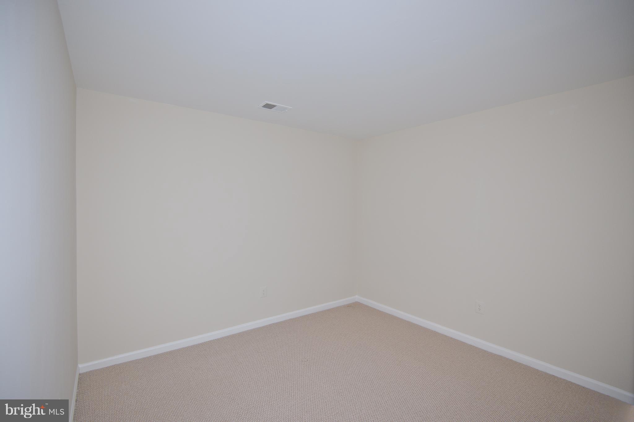 6455 McCoy Road Centreville, VA 20121 - Photo 23 of 27 Bedroom